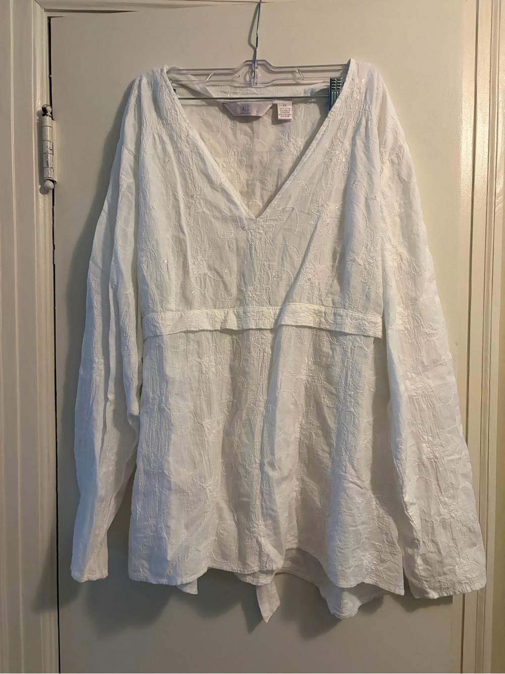 ALC Woman 100% Cotton White Boho Embroidered Sequin Detail Top Size 2X